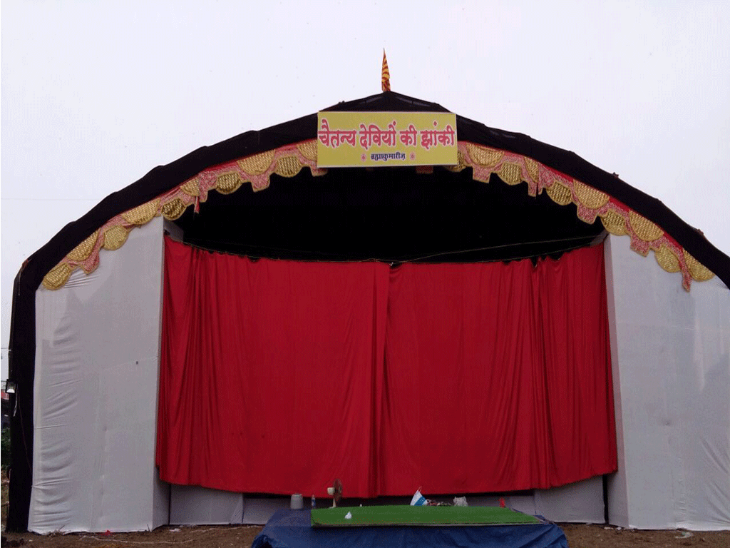 ध्वनि एवं प्रकाश का अनोखा संगम : 35 फीट ऊंची चैतन्य देवियों की झांकी का आयोजन