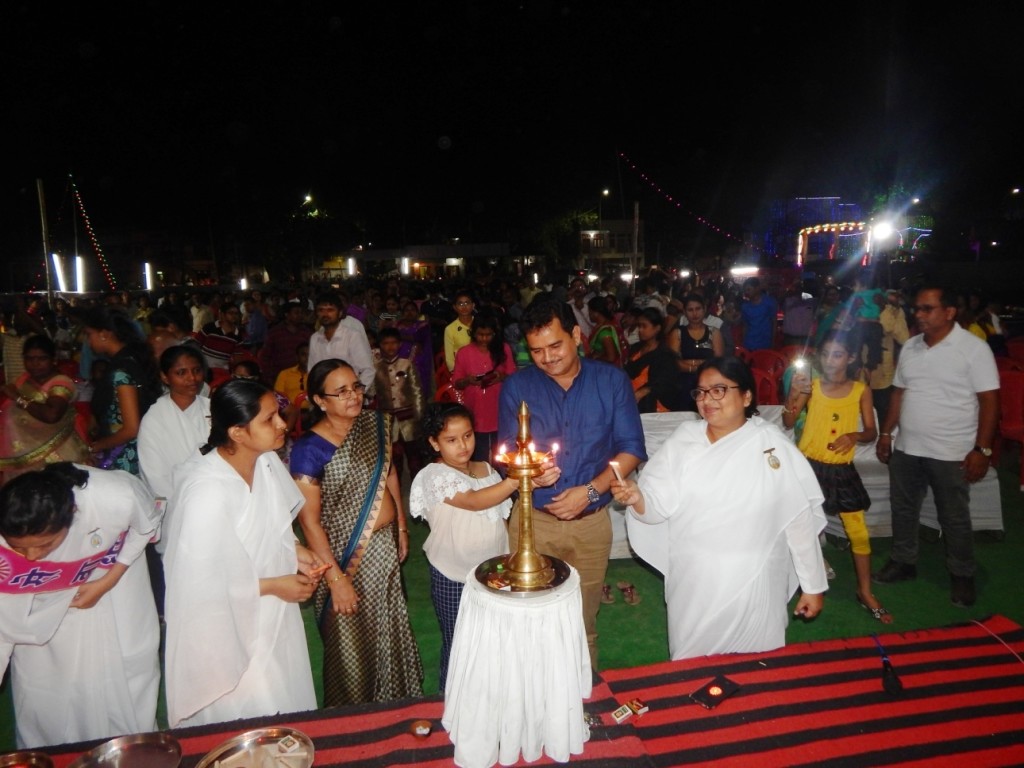 VIP's visits Chaitanya Jhanki