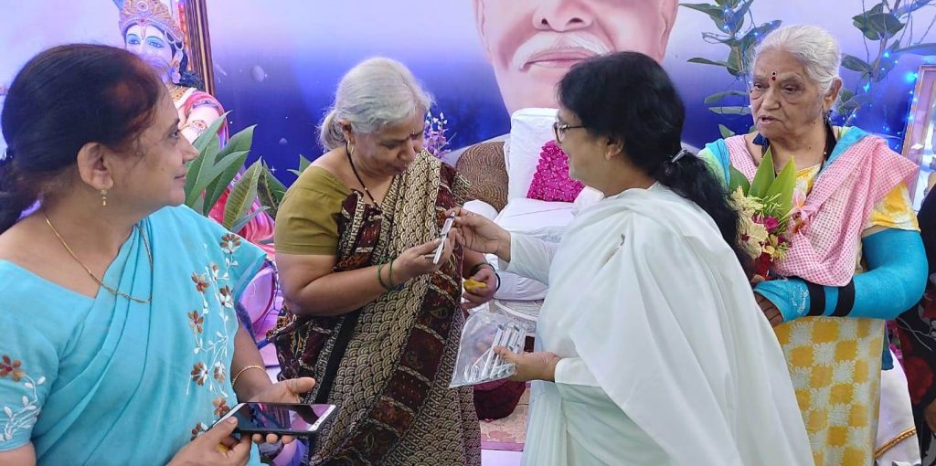 सर्वोच्च शिक्षक परमात्मा से जुड़कर श्रेष्ठ संस्कारों की शिक्षा दें शिक्षक - ब्रह्माकुमारी मंजू दीदी