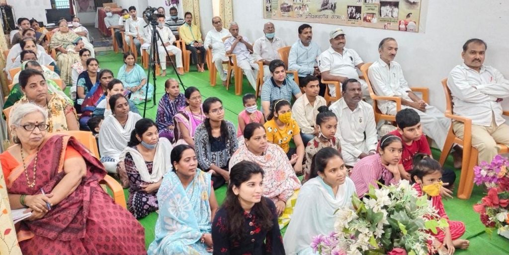 सनातन धर्म की आत्माएं हैं सभी की पूर्वज - ब्रह्माकुमारी मंजू दीदी....   पितृपक्ष श्राद्ध में भोग लगाकर देवी-देवता सहित सभी पूर्वजों को किया याद...