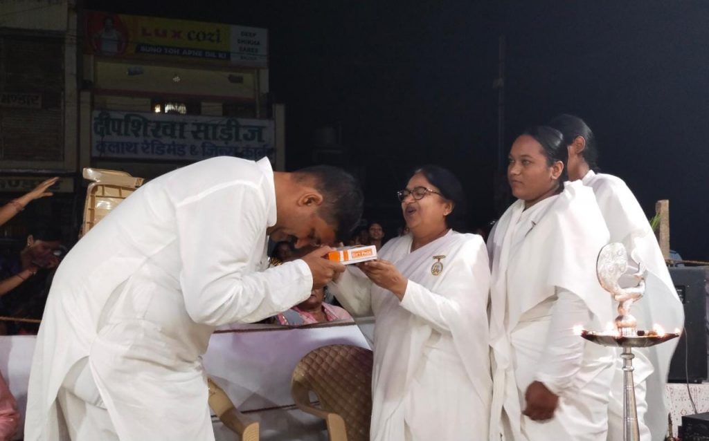 चैतन्य देवियों की झांकी में विधायक सौरभ सिंह ने की शिरकत