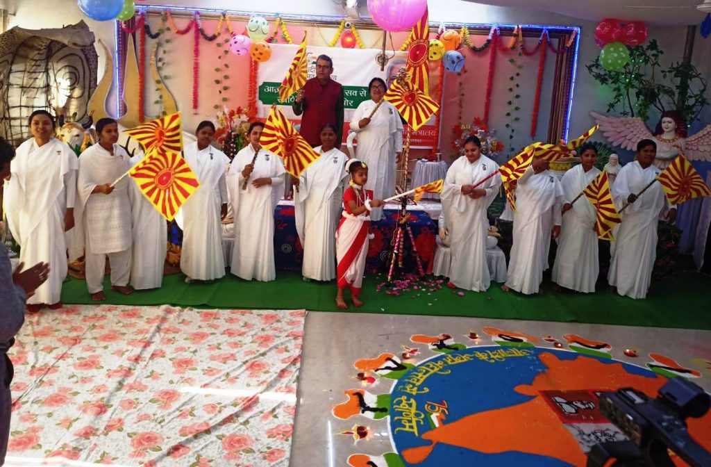 हर व्यक्ति को परमात्मा शिव समान सहन रूपी विष ग्रहण करना चाहिए - भवानीशंकर नाथ