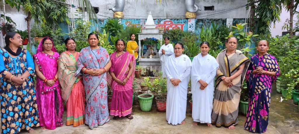 देवों के देव है महादेव - ब्रह्माकुमारी रूपा दीदी*
