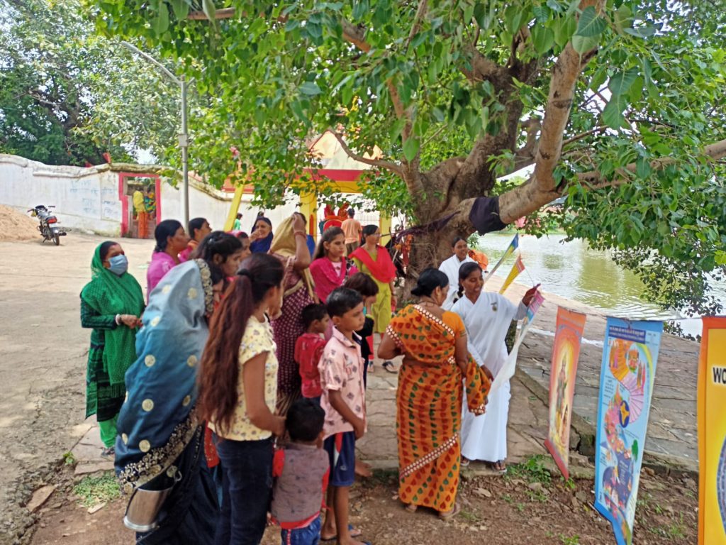 त्रिकालदर्शी व त्रिलोकीनाथ हैं त्रिमूर्ति भगवान शिव - ब्रम्हाकुमारी गायत्री बहन