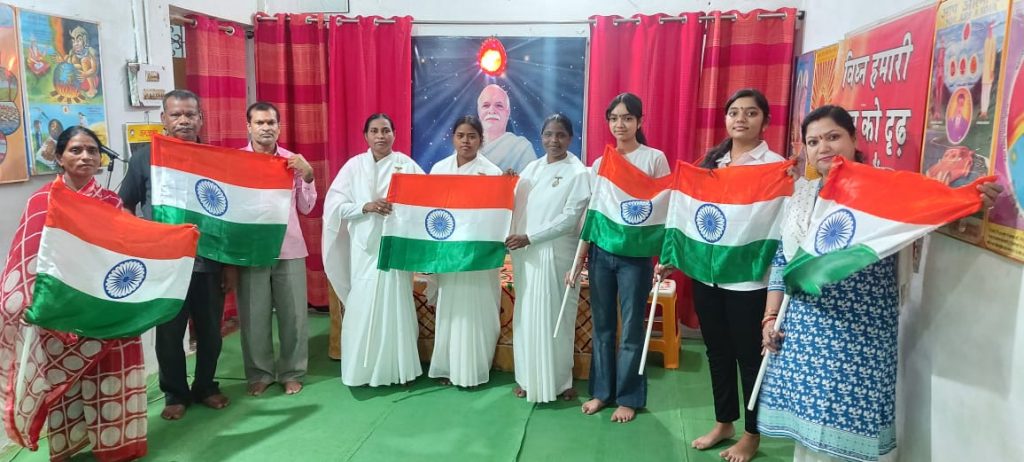 तिरंगे का रंग रक्षाबंधन के संग - ब्रम्हाकुमारीज पाठशाला मस्तूरी में हुआ आयोजन