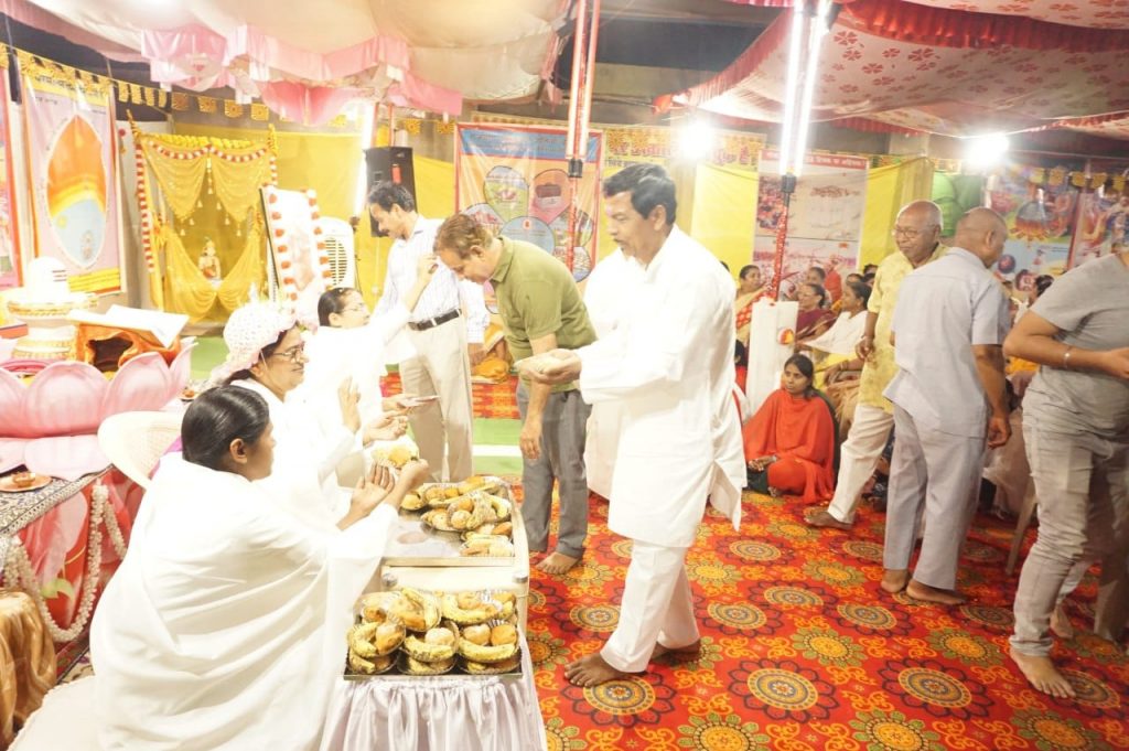 मनोविकारों से युद्ध में विजय की प्रेरणा मिलती है श्रीमदभगवतगीता से - ब्रह्माकुमारी मंजू दीदी*
