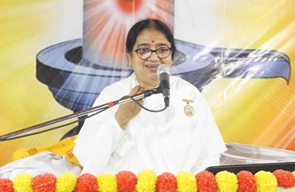 कर्म का महत्व व उसके लाभ और हानि को जानने वाला ही क्षेत्रज्ञ -ब्रह्माकुमारी मंजू दीदी