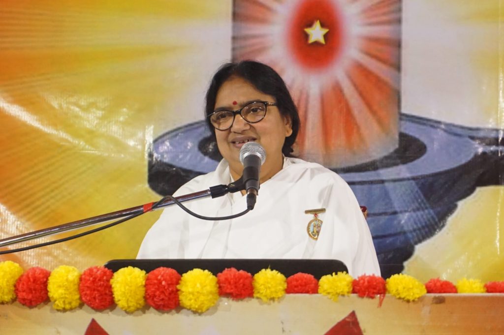 सतो, रजो, तमो तीनो गुणों के बंधन से मुक्त मनुष्य गुणातीत और सर्वश्रेष्ठ होते है: ब्रह्माकुमारी मंजू दीदी
