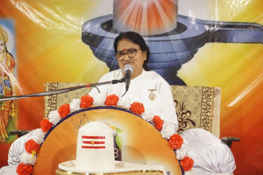 परमात्मा मनुष्य सृष्टि रूपी कल्पवृक्ष के बीज रूप है अर्थात सभी मनुष्य आत्माओं के एकमात्र पिता है