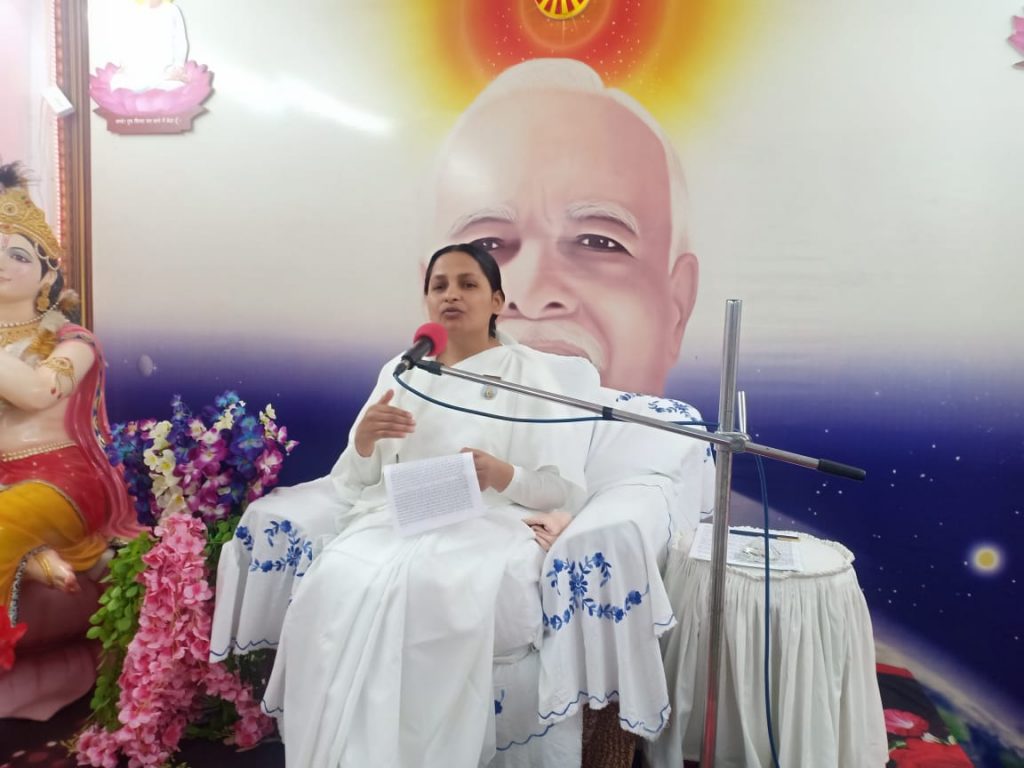 ज्ञान धन से परिपूर्ण होने पर स्थूल धन स्वतः प्राप्त होता है : गायत्री बहन