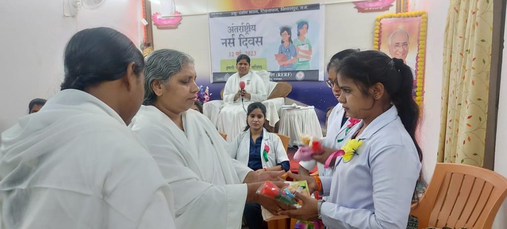ब्रह्माकुमारीज़ के मेडिकल प्रभाग द्वारा ‘‘हमारी नर्सें-हमारा भविष्य’’ विषय पर हुआ कार्यक्रम का आयोजन