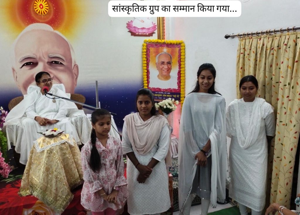 बच्चों के लिए माता - पिता से बड़ा शुभचिंतक कोई नहीं हो सकता...