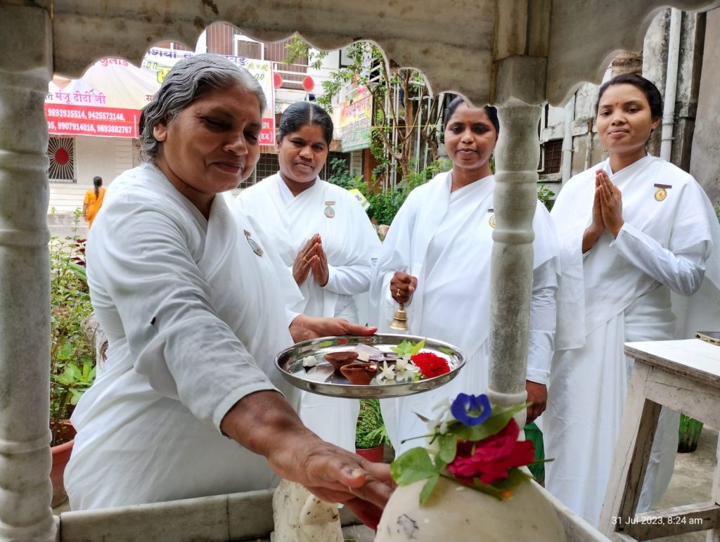 माउंट आबू संगम युग का स्वर्ग है- ब्र. कु.शशिप्रभा