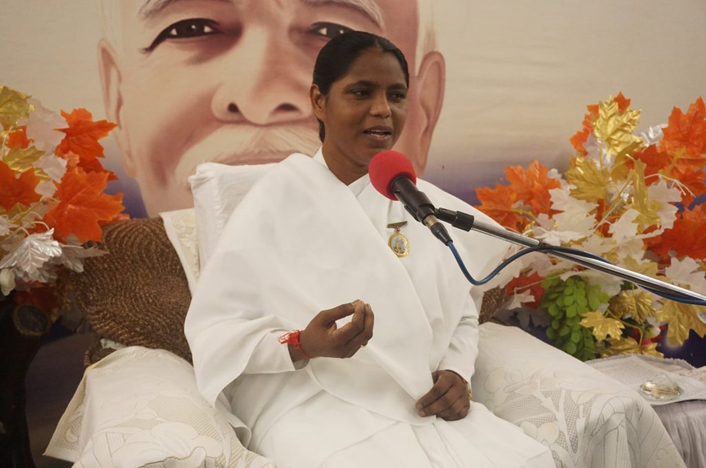 परमात्मा से संबध जोड़कर लिया गया निर्णय सही होता है-ब्रह्माकुमारी शशिप्रभा