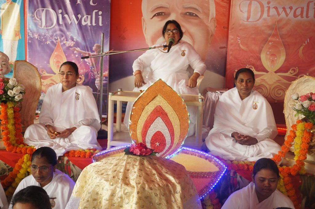 श्रेष्ठ श्रद्धाभावना से दीपावली मनाये, सिर्फ रिवाज निभाने नही: बीके मंजू