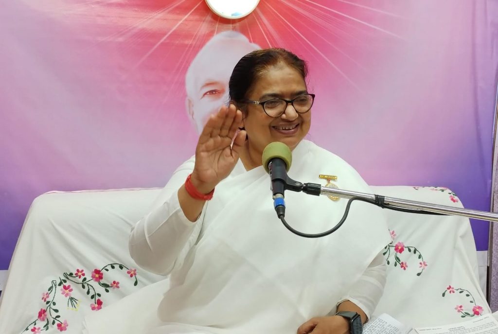 शिव अनुराग भवन राजकिशोरनगर मे भाईदूज हर्षोल्लास से मनायी गई