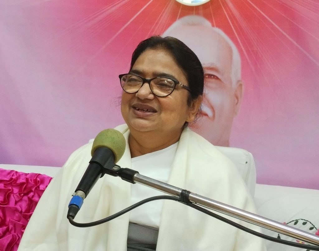 *नष्टोमोहा स्मृतिस्वरूप बनने एकरस स्थिति का अनुभव करो: बीके मंजू*