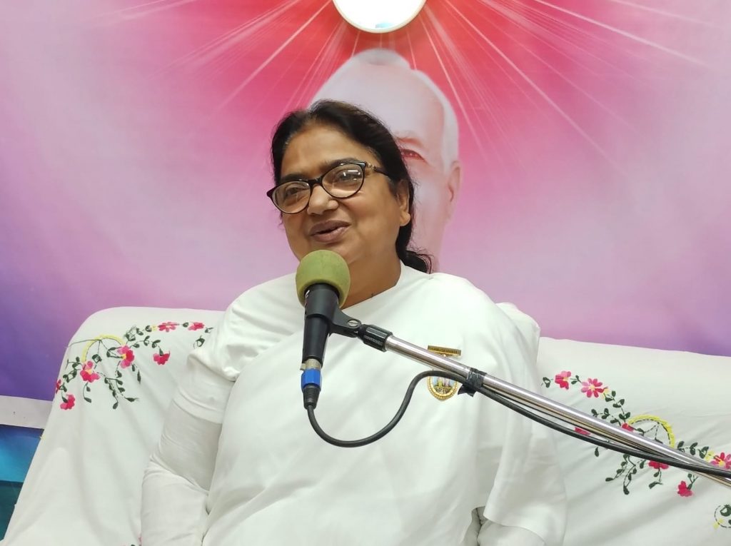 श्रेष्ठ स्थिति मे स्थित हो कर्म करे तो जिम्मेवारी परमात्मा ले लेते है: बीके मंजू*