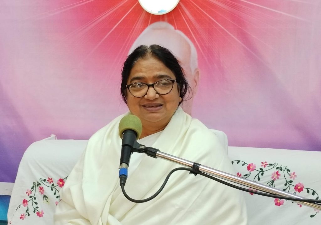 *मै पन के संपूर्ण त्याग की मूर्ति बनकर सर्व के आदर्श बने ब्रह्मा बाबा: बीके मंजू*