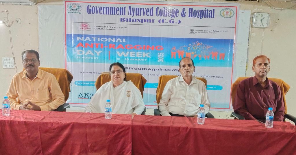 अपने अहं को बढ़ाने के लिए नहीं, छोटों की मदद के लिए बनें सीनियर - ब्रह्माकुमारी मंजू दीदी