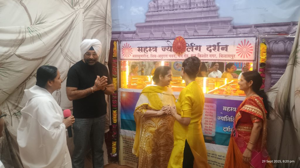 ब्रह्माकुमारी की भक्ति और लोगों में दैवी चेतना जगाने का प्रयत्न सराहनीय : किरण चावला