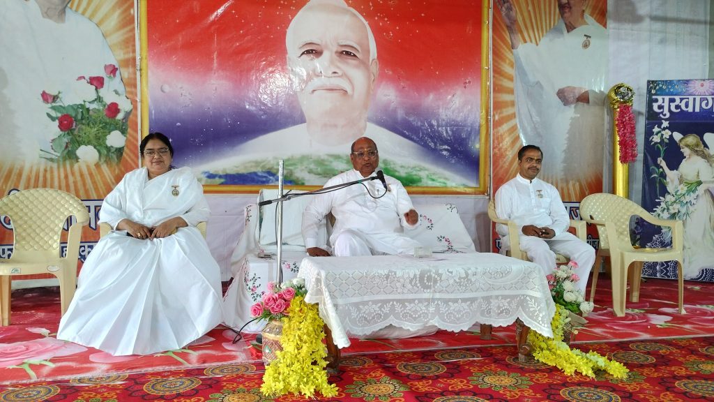 जीवन सफल बनाने के लिए सम्मान दो, समाना सीखो - ब्रह्माकुमार राजू भाई, माउंट आबू* 