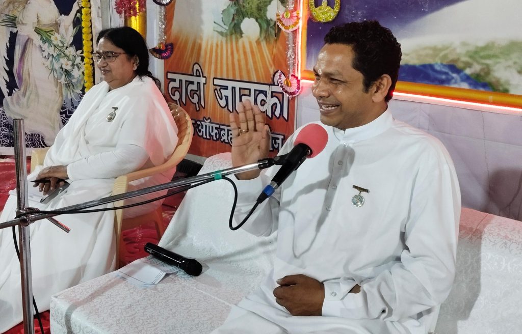 मन में व्यर्थ आने का द्वार - देखना और सुनना, रखें आंखों और कानों की संभाल - ब्रह्मा कुमार रुपेश भाई* 