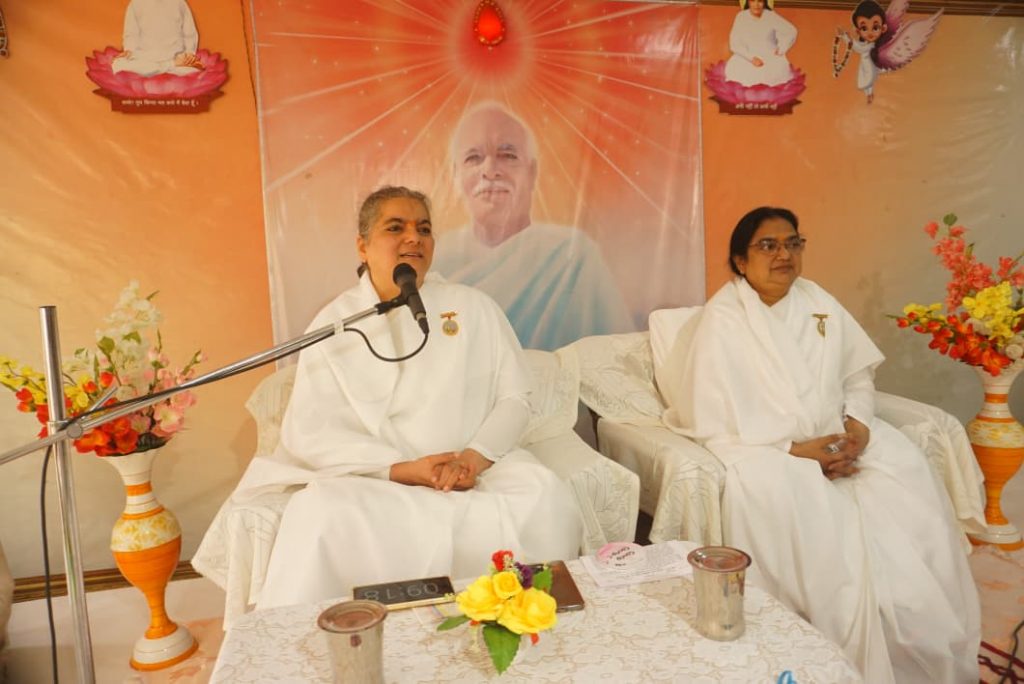 विदेश में भी मिली भारतीय संस्कृति और परमात्मा की मदद - ब्रह्माकुमारी कविता दीदी