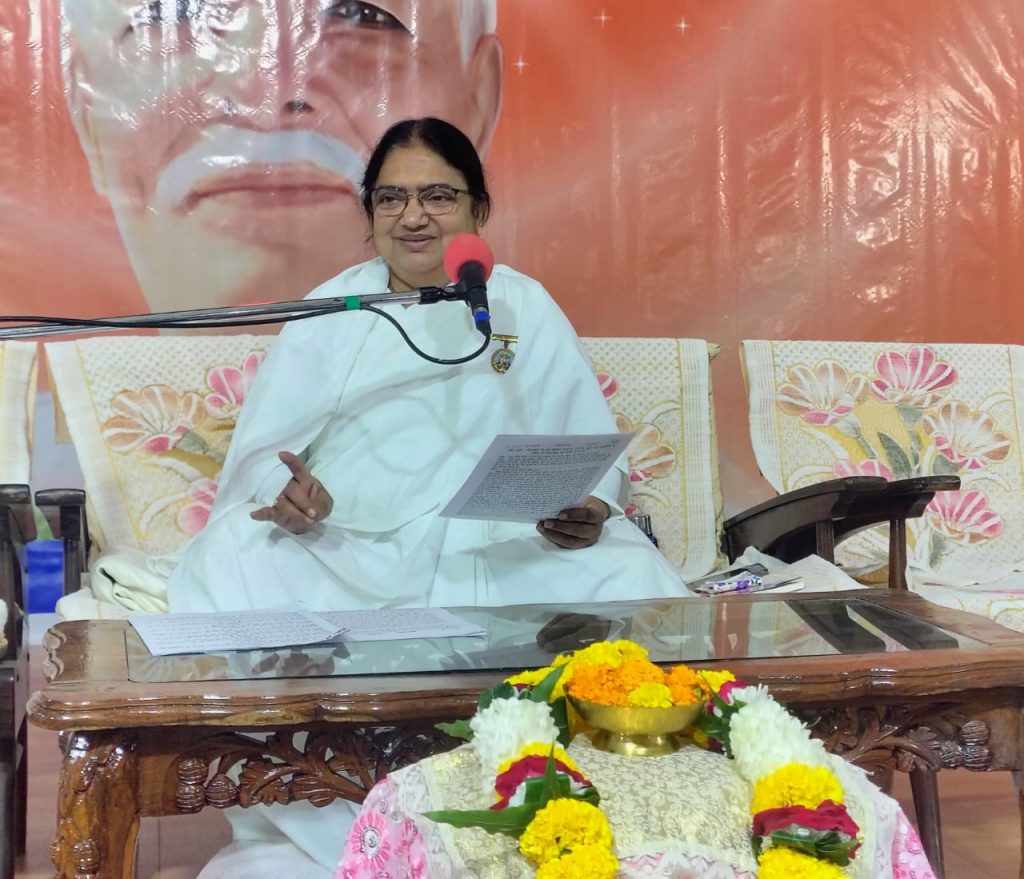 परिवार, समाज और संस्था तीनों स्तर पर समरसता के लिए आपसी सम्मान जरूरी - ब्र.कु. मंजू दीदी*