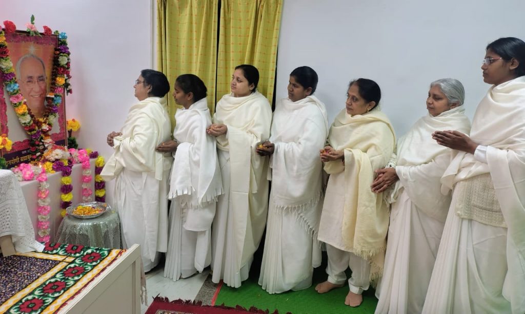 हजारों कन्याओँ माताओं का सशक्तिकरण किया ओमप्रकाश भाई जी ने - ब्रह्माकुमारी मंजू दीदी