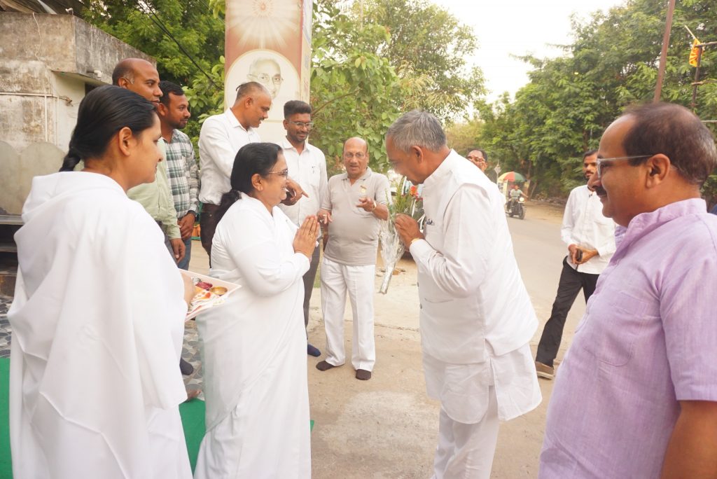 छत्तीसगढ़ योग आयोग के अध्यक्ष श्री रूपनारायण सिन्हा का निधन; ब्रह्माकुमारी बहनों ने दी भावभीनी श्रद्धांजलि
