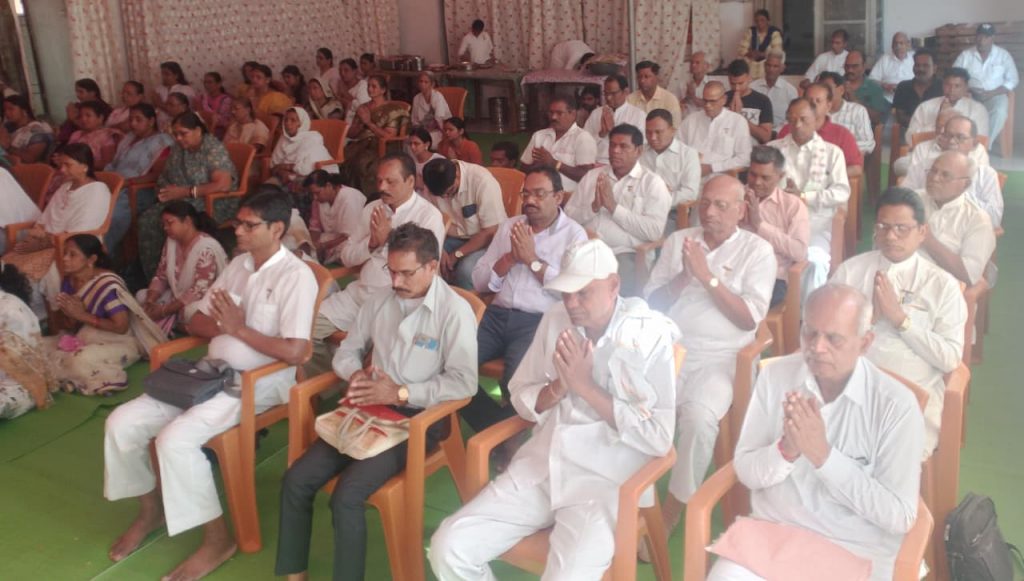 मुस्कुराता चेहरा और सहनशीलता हो व्यक्तित्व की पहचान- ब्रह्माकुमारी मंजू दीदी