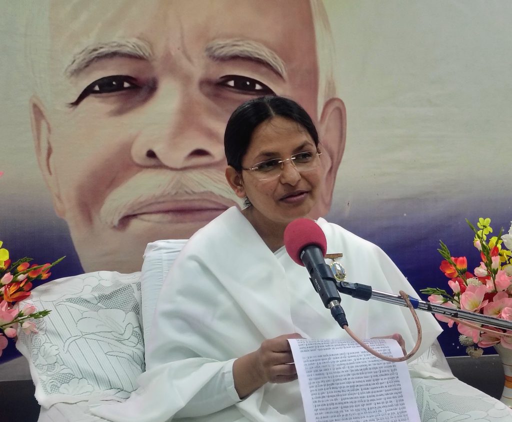 किसी को दुख न दें, मास्टर प्यार क सागर बनें - ब्रह्माकुमारी गायत्री* 