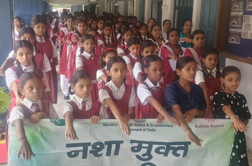 खालसा, गुरुनानक स्कूल, दयालबंद, तोरवा एवं स्मृति वन के स्थानीय लोगों तक पहुंचा नशामुक्ति रथ*