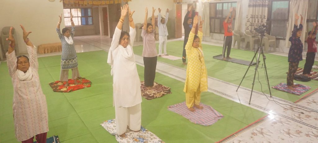 स्कन्ध संचालन से दूर होती है कंधों की जकड़न, बढ़ती है कार्यक्षमता – ब्रह्माकुमारी गायत्री दीदी
