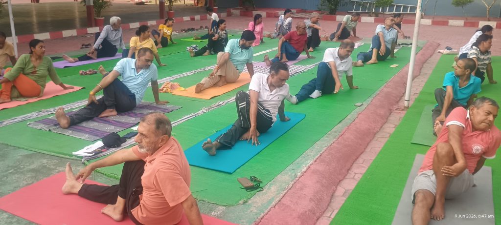 तन के लिए आसन, मन के लिए ध्यान और जीवन के लिए परमात्म समर्पण आवश्यक : ब्रह्माकुमारी मंजू दीदी
