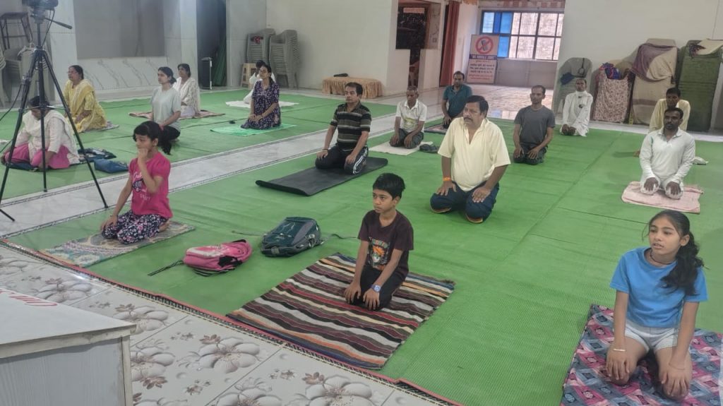 भोजन के बाद किया जाने वाला एकमात्र आसन है वज्रासन - ब्रह्माकुमारी शशीप्रभा* 