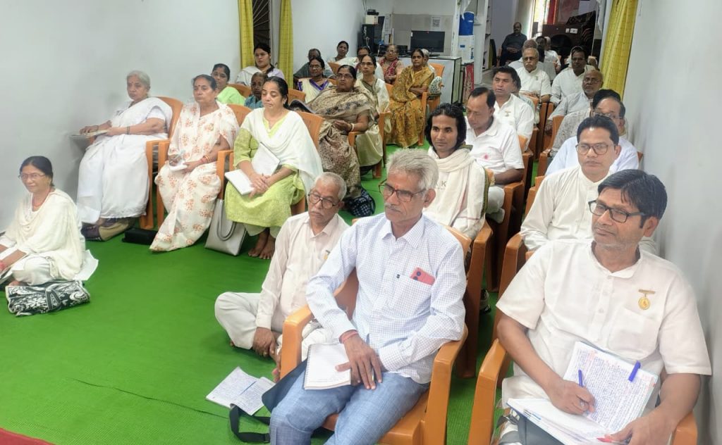 ईश्वरीय सेवा सबसे सुरक्षित निवेश, दुआओं से बड़ा कोई रिटर्न नहीं