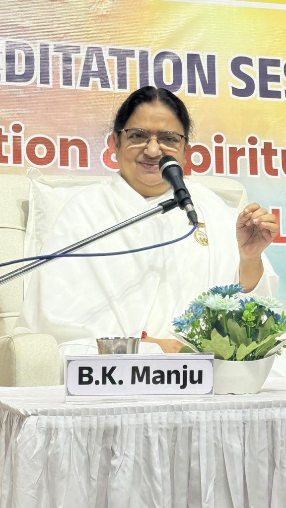 राष्ट्रीय मीडिया महासम्मेलन में मेडिटेशन प्रथम सत्र में मंजू दीदी का सम्बोधन