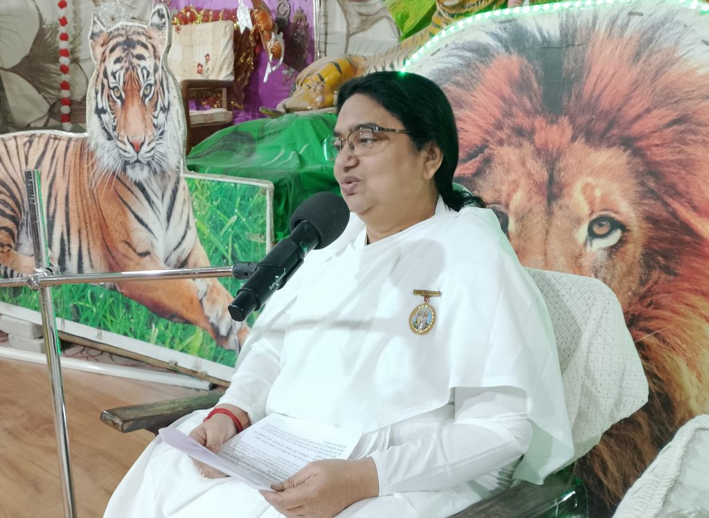 जिम्मेवारियां निभाते हुए मन को शांत रखें, सभी के प्रति स्नेहभाव हो : मंजू दीदी