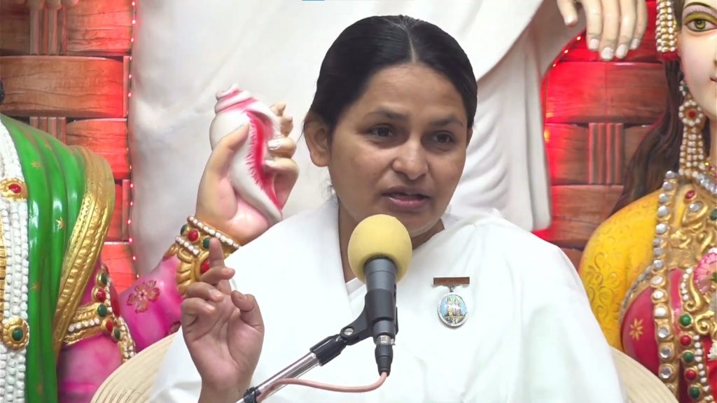 *परमात्मा के सामने याचक नहीं, अधिकारी संतान बनें; संकट में वही देता है सहारा : बीके गायत्री दीदी*